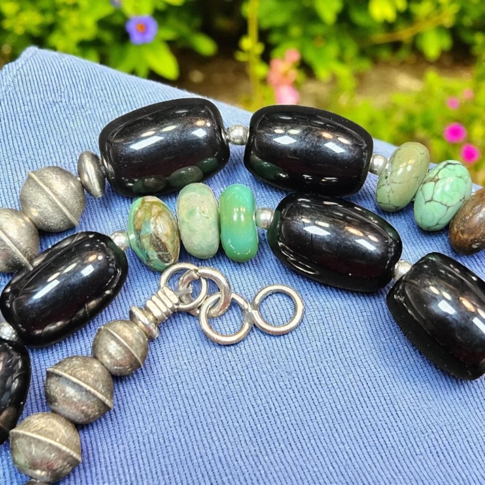 Native American Turquoise and Black Onyx Necklace - Picture 7 of 8